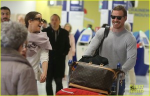 michael-fassbender-alicia-vikander-spotted-at-airport-ahead-of-possible-wedding-10.thumb.jpg.9a91c604263b06c04a270234650b48eb.jpg