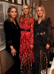 nicky-hilton-rothschild-whitney-wolfe-herd-bumble-bizz-launch-celebration-dinner-10-25-2017-1.jpg