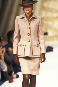 pierre-balmain-hc-fw-1992-4.thumb.jpg.5154771014dc7fdd0acd8dc80bb7d982.jpg