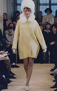 prada-fw-1992-4.thumb.jpeg.fd750cac38ad885109895b7cc5919c59.jpeg