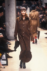 0_fendi-fw-1996-1_html.thumb.JPEG.631edbe05576ef392304607a9310f9cf.JPEG