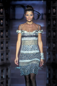 10_christian-dior-hc-fw-1996-11_html.thumb.JPEG.7c0411247e14322a9f71e62b2ffce58b.JPEG