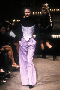 1_alexander-mcqueen-fw-1996-2_html.thumb.JPEG.73253b60076de53061b12870fc132c09.JPEG