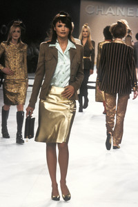 1_chanel-fw-1996-2_html.thumb.JPEG.c1b37caf1239199061b7fd4e33976b5b.JPEG