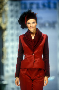 1_christian-dior-hc-fw-1996-2_html.thumb.JPEG.9e23ec49ecc8205f260b5354239161f5.JPEG