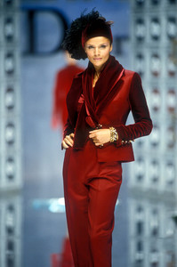 2_christian-dior-hc-fw-1996-3_html.thumb.JPEG.5478cf1141bb79238d41a0007e610d0a.JPEG
