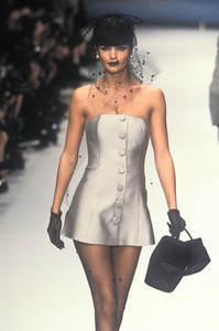 2_christian-dior-ss-1996-3_html.thumb.JPEG.d9f2428c29cef4381be2d8416ed61d85.JPEG