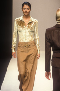 2_paco-rabanne-fw-1996-3_html.thumb.JPEG.3fc4e9891f8da7bb0b1258f80c376a99.JPEG
