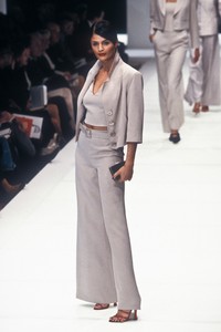 4_gianfranco-ferre-ss-1996-5_html.thumb.JPEG.bfb6abad7b0081357355f2a3f3e51c5c.JPEG