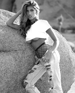 megbatphoto - BSRWiOlgWv8.jpg