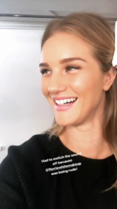 5a0b5f00e74dd_rosiehw15106551351647817224641927511_25096719.mp40817.thumb.png.569a18b196d567ba174773a7a83a4c89.png