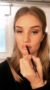 5a0b5f4b26f6e_rosiehw15106556131647821193384641809_25096719.mp41009.thumb.png.bba338951d275efc77d5fefd566e55cd.png