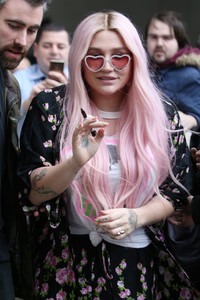  kesha151117BZNimage16.jpg