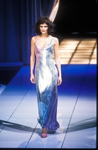 6_versace-fw-1996-7_html.thumb.JPEG.119c6d02d92194844d0ae68f0b4c1ff9.JPEG