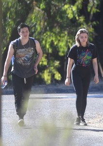 Chloe-Moretz-and-Brooklyn-Beckham-Out-on-a-hike--09.jpg