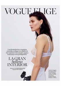 Katlin-Aas-by-Mel-Karch-for-Vogue-Spain-December-2017-1-760x1076.thumb.jpg.e2ecadfa2c743b9ceaa86c3c3a6de40b.jpg