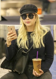 ashley-benson-at-lax-airport-in-la-11-22-2017-5.jpg