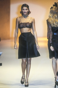 blumarine-ss-1995-3.thumb.jpg.2e70e4a04ac679466c8b6b7b7098fad7.jpg