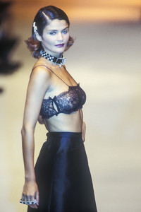 blumarine-ss-1995-6.thumb.jpg.5c805e4cdde921570caf694a8298b89f.jpg