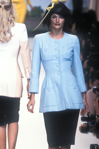 chanel-hc-ss-1995-6.thumb.jpeg.1adbd786847f50be24d26c9db81a1296.jpeg
