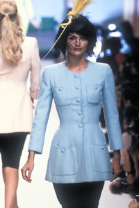 chanel-hc-ss-1995-7.thumb.jpeg.4fd45cf82226ced18ec02148f0d929f4.jpeg