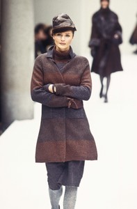 fendi-fw-1995-1.thumb.jpeg.817c30e5d7e0ed6168d6b1357d3dc6e1.jpeg