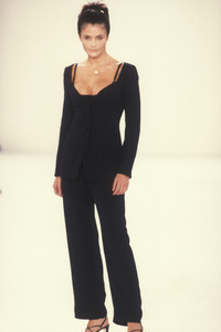 isaac-mizrahi-ss-1996-5.thumb.jpeg.0f85ebf0182535dc3f882b31258b9946.jpeg