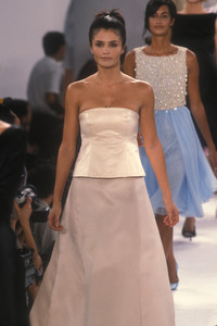 isaac-mizrahi-ss-1996-6.thumb.jpeg.aaf4a76026dcd2c21c0a88b1663f8456.jpeg