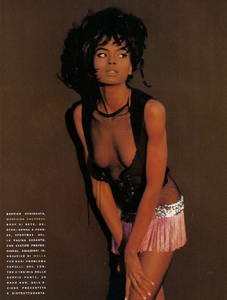 italia_vogue_april_1990_22.thumb.jpg.931c806c287f8016303da3aa87201edf.jpg