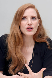 jessica-chastain-quotmollys-gamequot-press-conference-in-santa-monica-ca-11717-13.jpg