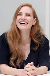 jessica-chastain-quotmollys-gamequot-press-conference-in-santa-monica-ca-11717-16.jpg