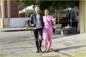 leona-lewis-farmers-market-dennis-jauch-05.jpg