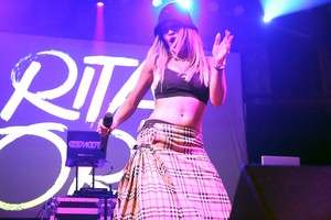 rita-ora-performs-live-at-harrahs-in-chester-11.jpg