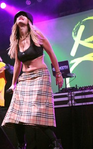 rita-ora-performs-live-at-harrahs-in-chester-15.jpg