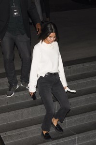 selena-gomez-leaving-mortons-steakhouse-in-la-11317-11.jpg