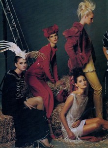 us_vogue_july_1996_10.thumb.jpg.3a49326b3321960f19a1cce69288f886.jpg