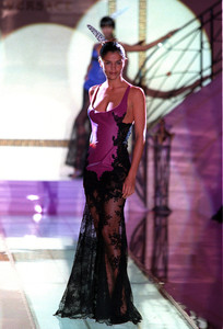 versace-hc-ss-1996-4.thumb.jpg.9bf095563ed786a3cfbc7afb8667db3d.jpg
