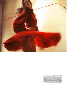 20716_VogueFR_DecJan2003-04_RougeP7ch0_05_122_191lo.thumb.jpg.1523c33b3866ffc4baf5f453f1a9817d.jpg