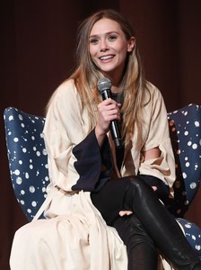 58172434_elizabetholsen_windriverpremiere_scadshow-5.jpg