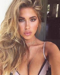 karajewelll - BWVOHqkFxVe.jpg