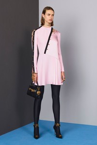 Birgit Kos Versace Pre-Fall 2018 8.jpg