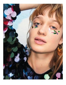 Grazia 427-page-009.jpg