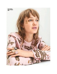 Grazia 427-page-013.jpg