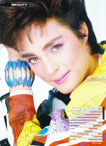 5a41d4eb317c6_Randall__Watson_Vogue_UK_February_1982_05.thumb.jpg.aef03ad764f3e66ee2cf793ea3138d4e.jpg