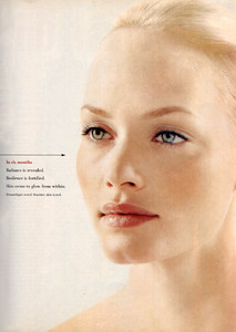 Amber-Valletta-Elizabeth-Arden-1997-02.thumb.jpg.27ba5daadaa9ed65bdff85cbb2cbbfcb.jpg