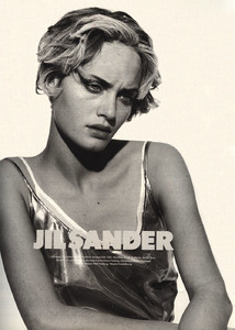 Amber-Valletta-JilSander-1994-ph.PeterLindbergh-02.thumb.jpg.81626552b16bc5eb4182368949029db1.jpg