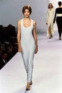 CALVIN-KLEIN-SPRING-1996-RTW-66-TRISH-GOFF-CN10034372.jpg