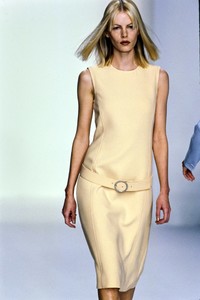 CALVIN-KLEIN-SPRING-1996-RTW-DETAIL-17-EMMA-BALFOUR-CN10034292.jpg