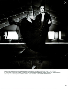 Demarchelier_Vogue_Italia_November_1985_08.thumb.png.af7042c9cb02d38485ae8453fe871197.png
