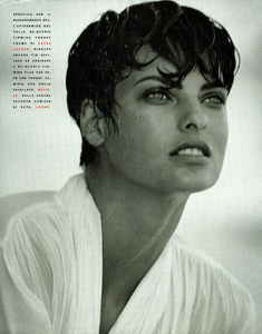 Lindbergh_Vogue_Italia_December_1989_03.thumb.png.f1b2e258da7b172c1b21db706cad4b76.png